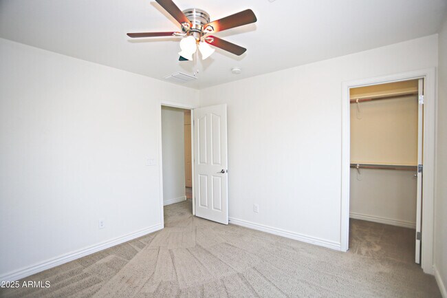 Building Photo - 1087 E Ibis St
