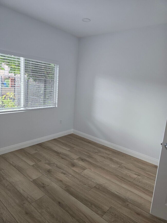 Building Photo - Brand New 3-Bed, 2-Bath ADU in Prime Westm...