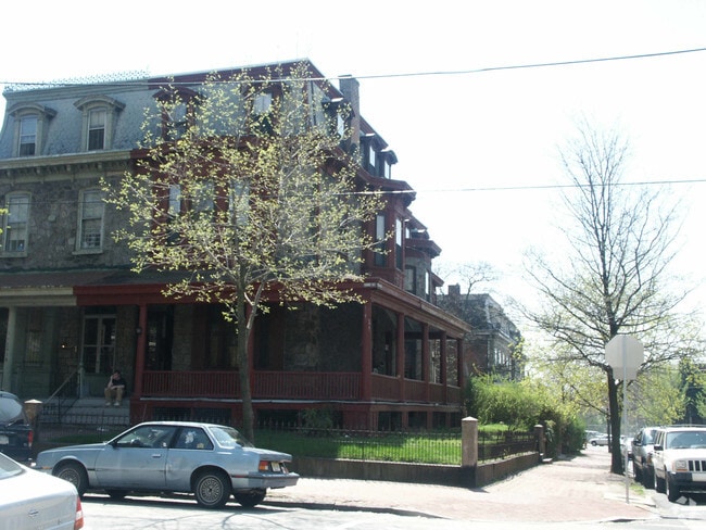 Building Photo - 3420 Race St