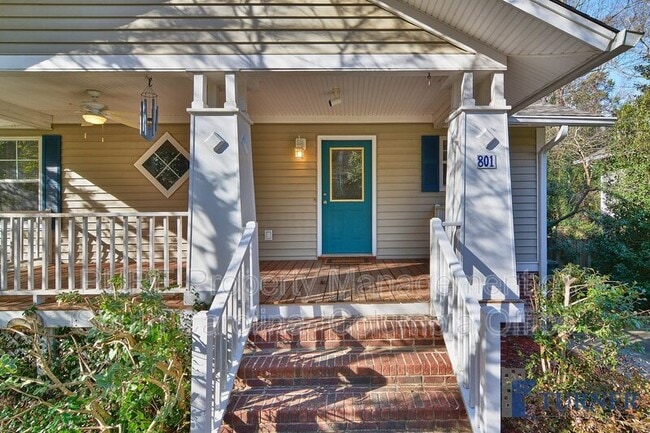 Building Photo - 801 Laurel Hill Ln