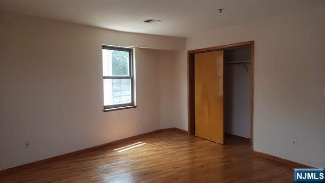 Building Photo - 450 Harding Pl