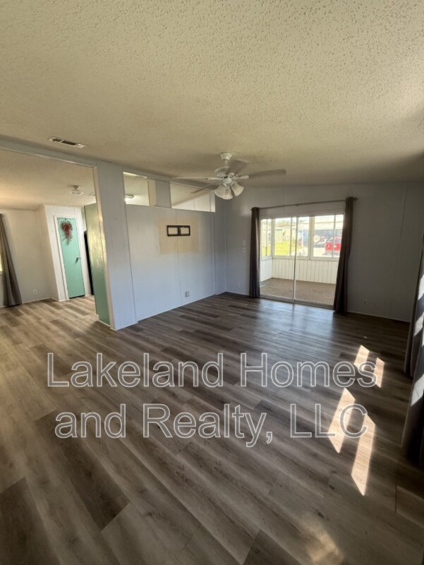 Building Photo - 1811 Sherwood Hill Dr