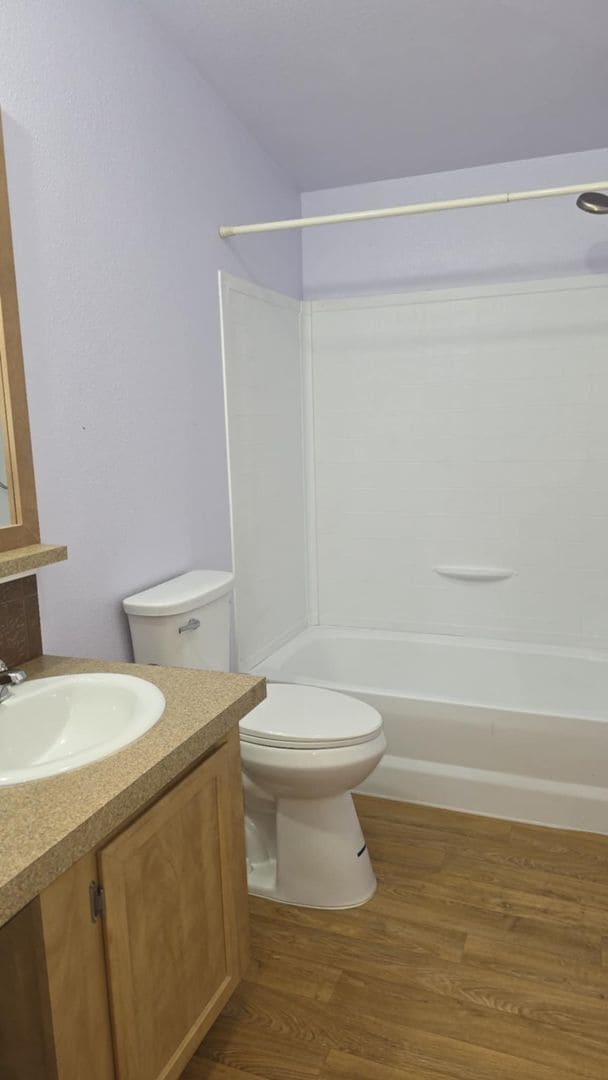 Building Photo - 3 bedroom, 1 3/4 bath home in Hoquiam on t...