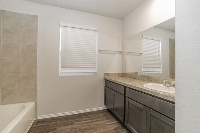 Building Photo - 13549 White Ibis St