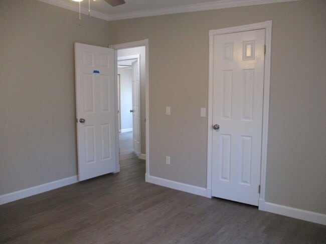 Building Photo - 213 Pettiford Rd