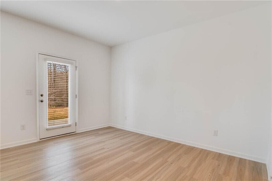 Building Photo - 5820 Flint Ln