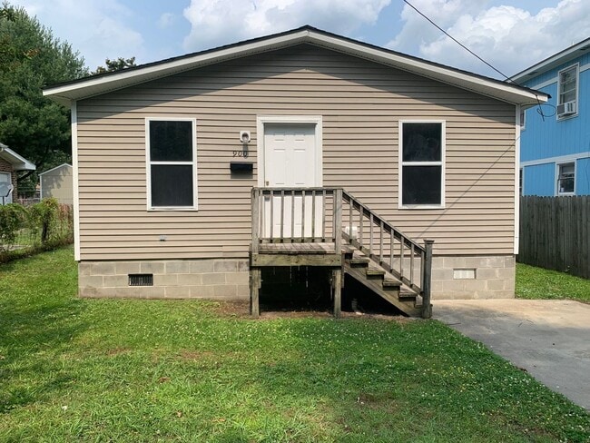 Building Photo - 900 Cale St