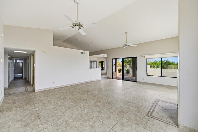 Building Photo - 17422 Flat Rock Dr