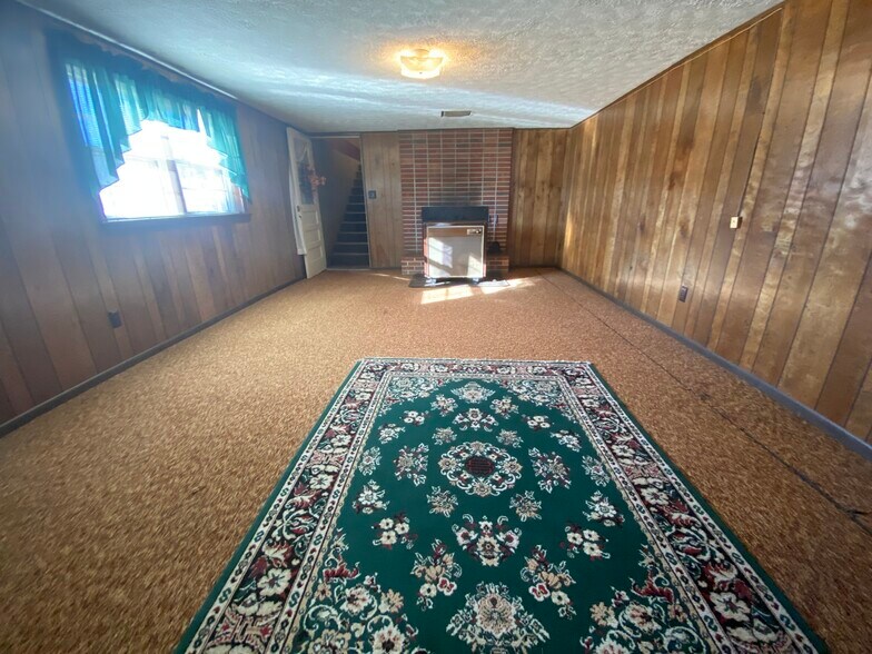 Building Photo - 410 Colonial Ave