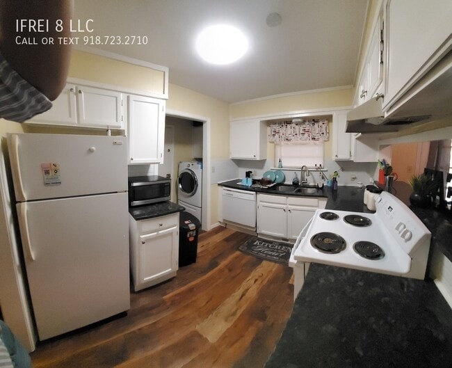 Building Photo - 1435 S 124th E Ave