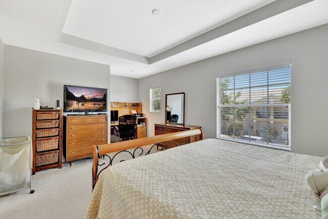 Building Photo - 2061 SE Glen Ridge Dr