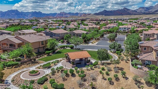 Building Photo - 608 Highland Bluff Way