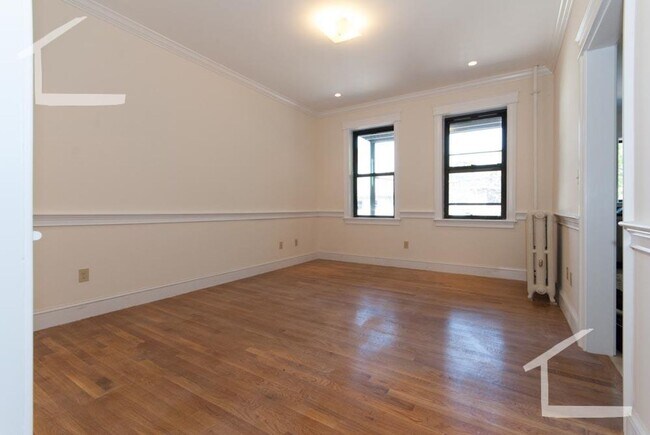 Building Photo - Unique BU Apartment