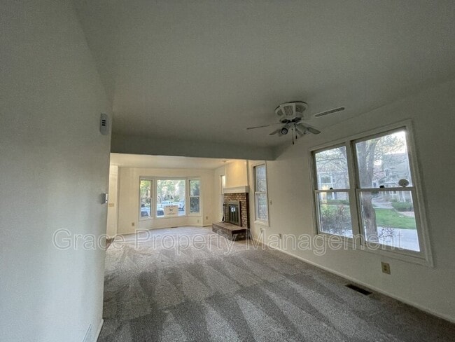 Building Photo - 2351 Ranch Dr