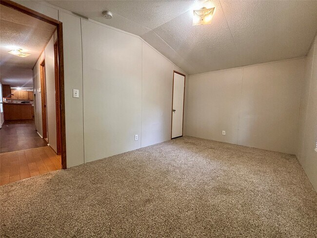 Building Photo - 13295 Pecan Tree Dr