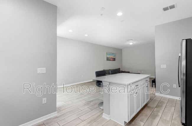Building Photo - 323 Rustic Loop
