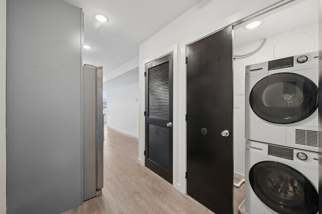 Building Photo - 1454 N 57th St