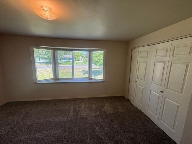 Building Photo - Non-Refundable & Security Deposit Total: $...