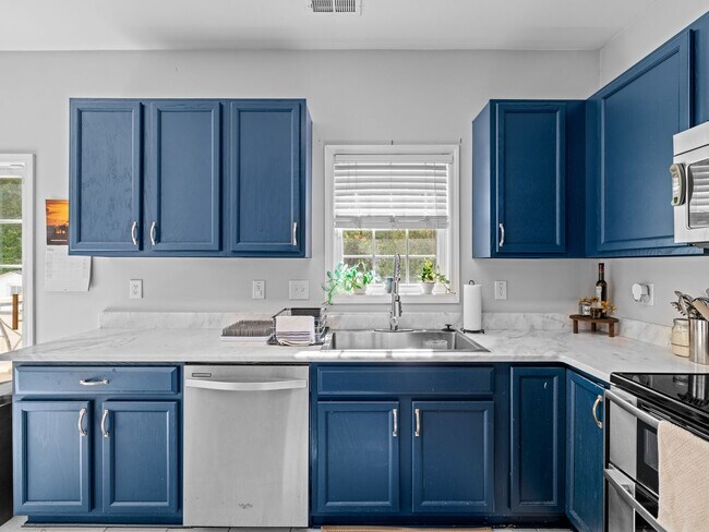 Building Photo - Shetland Farms