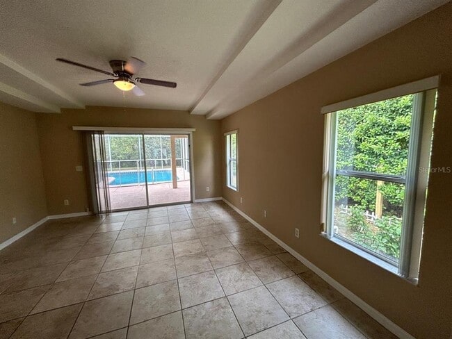 Building Photo - 129 Brittany Ln