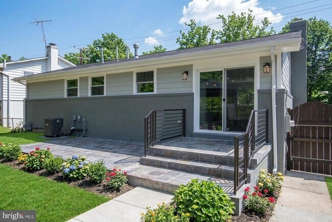 Building Photo - 415 Ritchie Pkwy