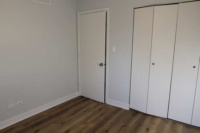 Building Photo - 184 Betty Ct