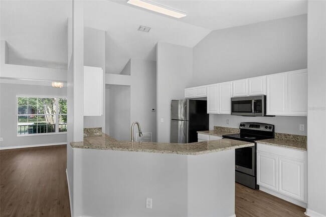 Building Photo - 10621 Cedar Forest Cir