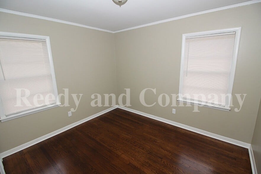 Building Photo - 1749 S Perkins Rd