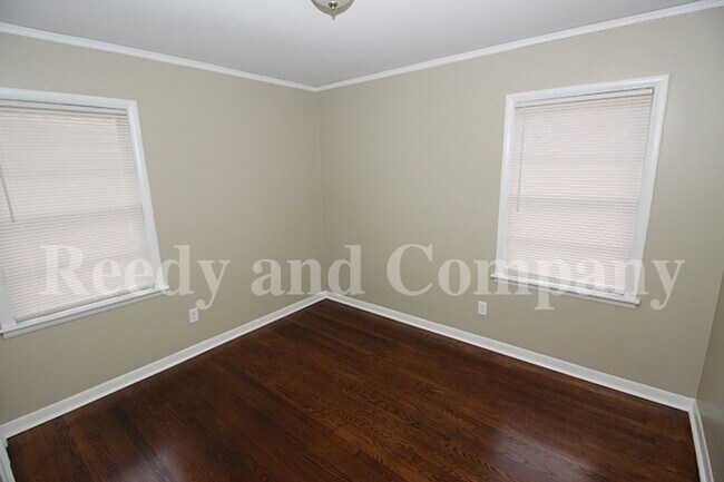 Building Photo - 1749 S Perkins Rd