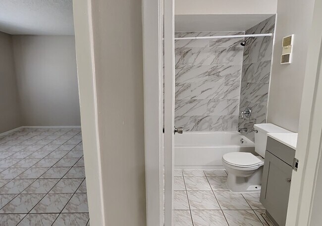 Building Photo - 1921 Truman Rd