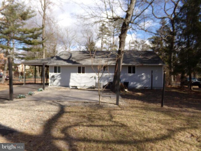 Building Photo - 9 Pear Ave