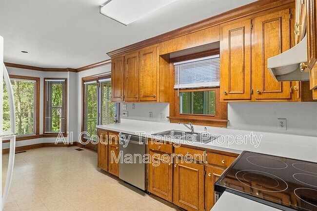 Building Photo - 4904 Kinross Ct