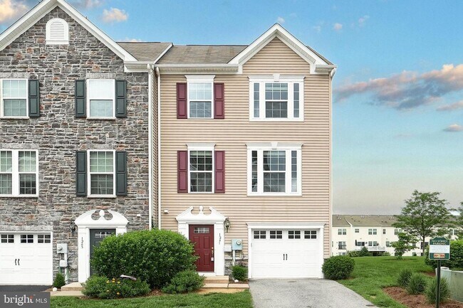 Building Photo - 1261 Elderslie Ln