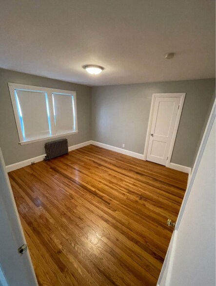 Building Photo - 26 Chaucer St