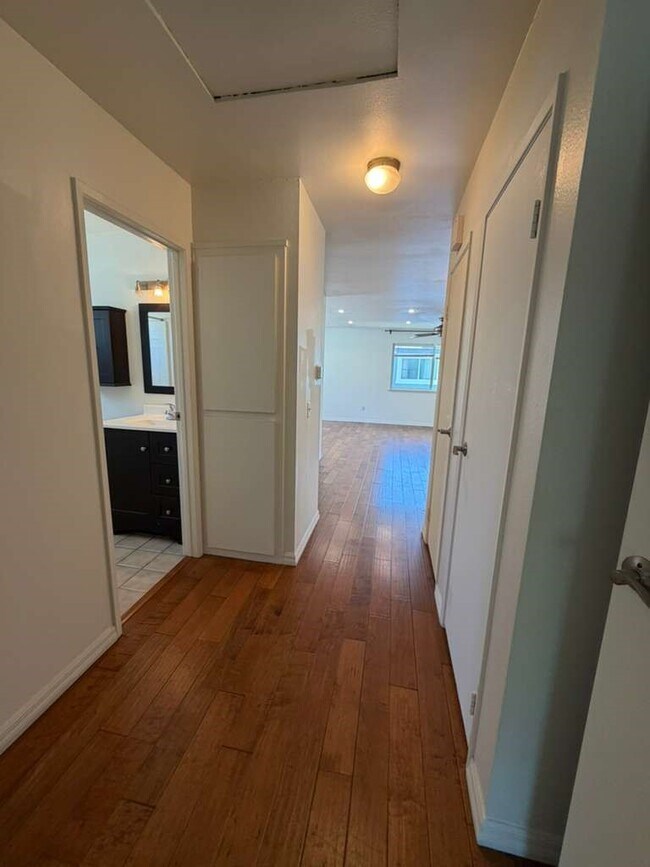 Building Photo - 4608 Via Vis