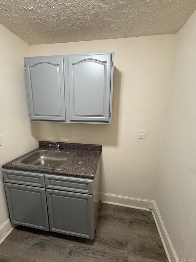 Building Photo - 30 Locust Hill Ave
