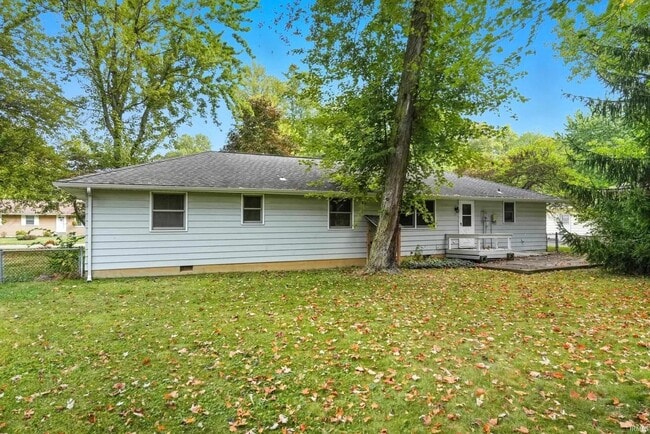 Building Photo - 2221 Klug Dr