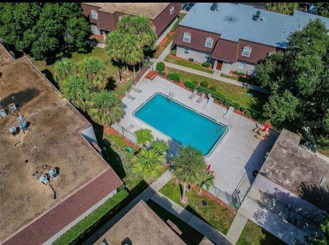 Building Photo - 9125 Tudor Dr