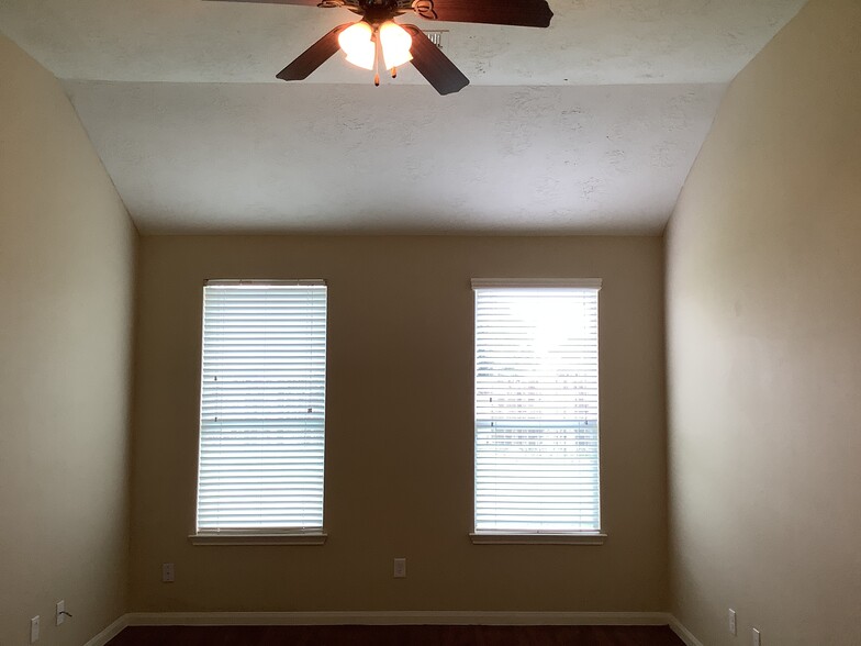 Building Photo - 2207 Steep Pine Trl