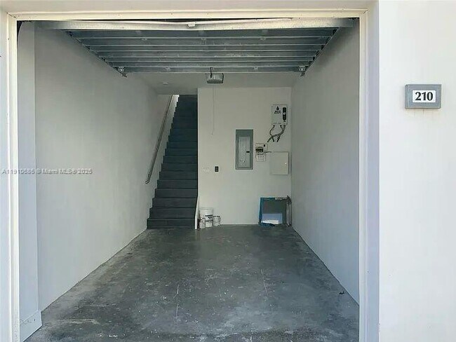 Building Photo - 10265 NW 63rd Terrace