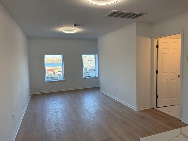 Building Photo - 9007 Riverside Pl