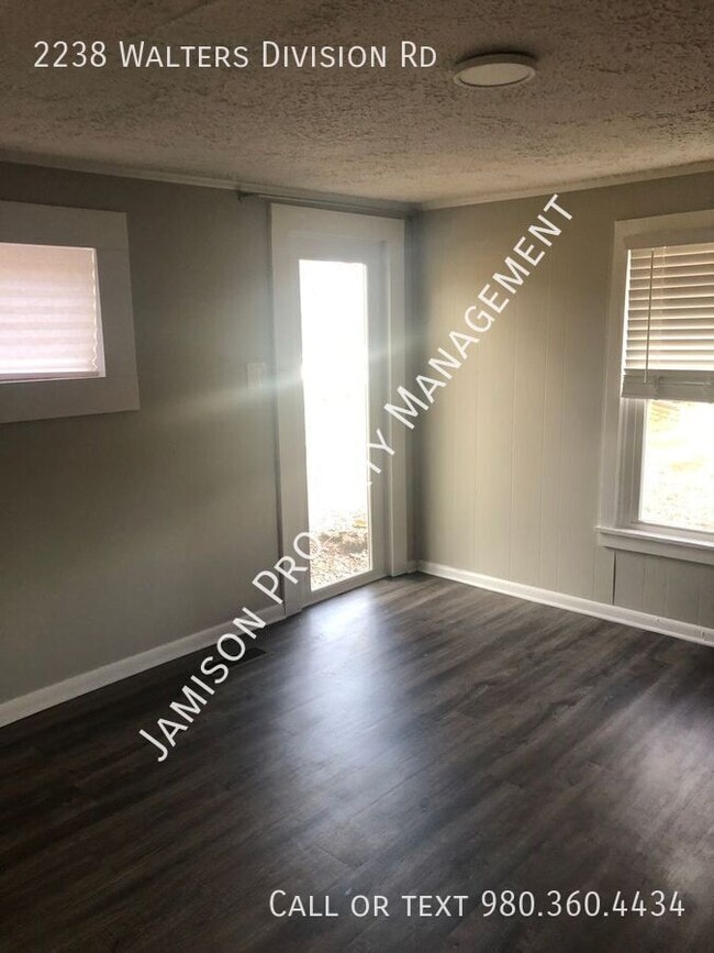 Building Photo - 2238 Walters Division Rd