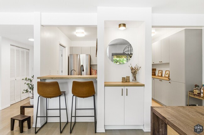 Building Photo - 5625 Green Valley Cir