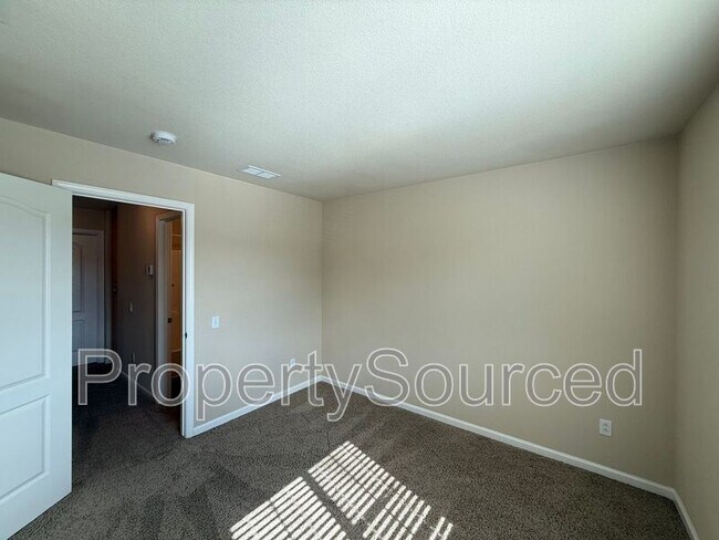 Building Photo - 1447 Hearthsong Dr
