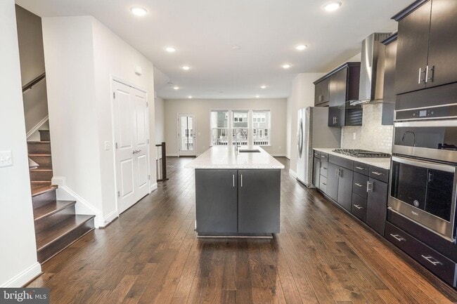 Building Photo - 2056 Alder Ln