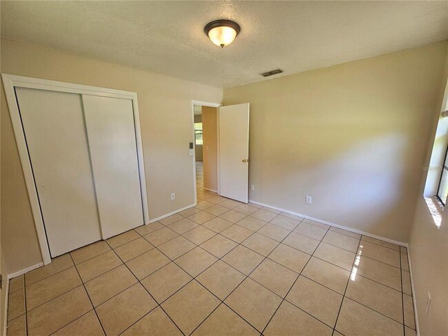 Building Photo - 7951 W Fern Pl