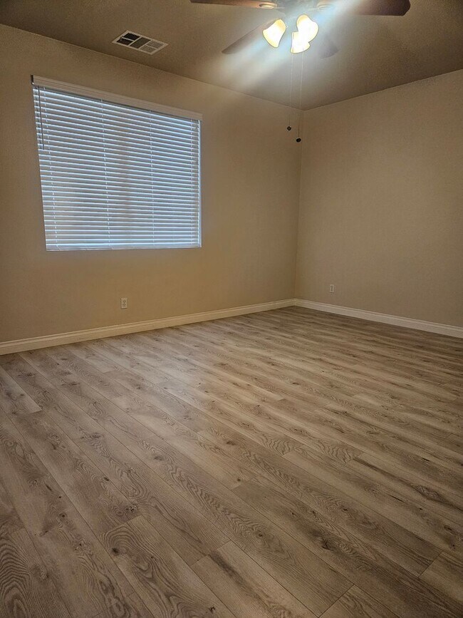 Building Photo - JESS RANCH - 3 BEDROOM