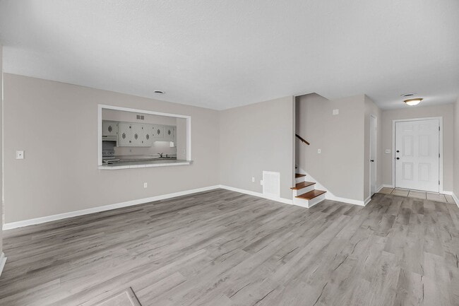 Building Photo - 2 Bedroom, 2.5 Bath Home with Flex Room on...
