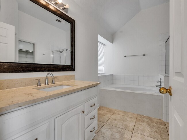 Building Photo - 3327 La Seine Ln