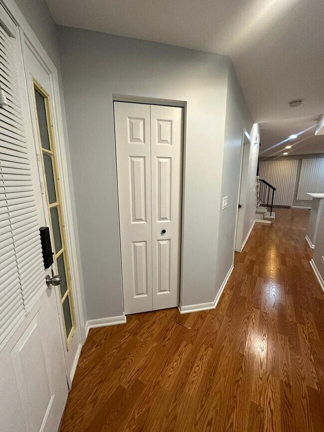 Building Photo - 1133 Cambria Ln N